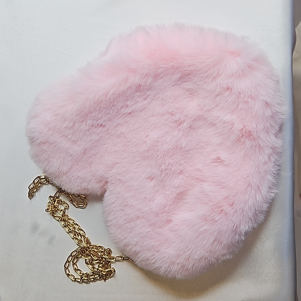 Purse Heart Shaped Pink Furry Zippered Rose Gold Chain
